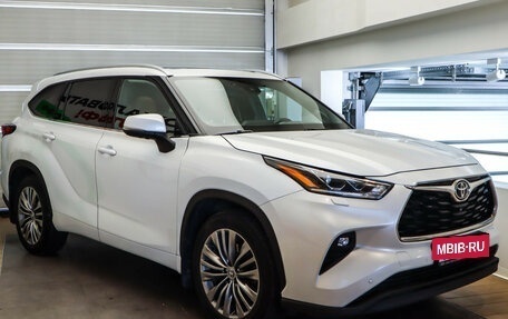 Toyota Highlander, 2021 год, 3 950 000 рублей, 5 фотография