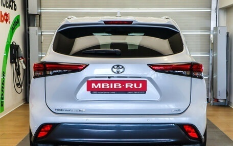 Toyota Highlander, 2021 год, 3 950 000 рублей, 7 фотография