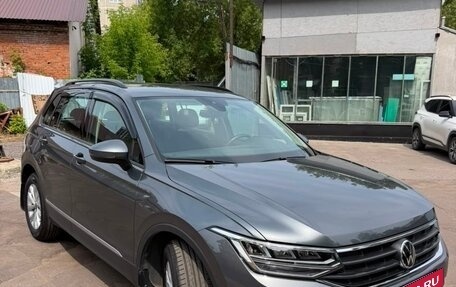 Volkswagen Tiguan II, 2021 год, 3 190 000 рублей, 1 фотография