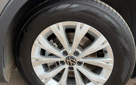 Volkswagen Tiguan II, 2021 год, 3 190 000 рублей, 14 фотография