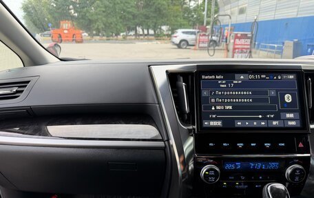 Toyota Alphard III, 2019 год, 4 500 000 рублей, 9 фотография