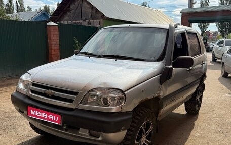 Chevrolet Niva I рестайлинг, 2005 год, 300 000 рублей, 1 фотография
