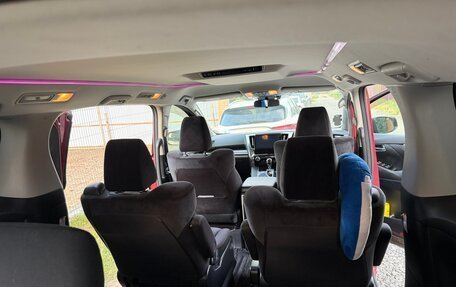 Toyota Alphard III, 2019 год, 4 500 000 рублей, 25 фотография