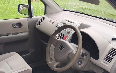 Honda Mobilio I, 2005 год, 690 000 рублей, 9 фотография