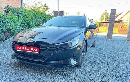 Hyundai Elantra, 2022 год, 2 100 000 рублей, 3 фотография