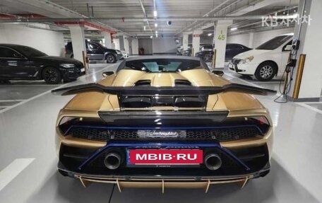 Lamborghini Huracán, 2023 год, 30 500 000 рублей, 3 фотография