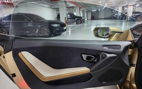 Lamborghini Huracán, 2023 год, 30 500 000 рублей, 11 фотография