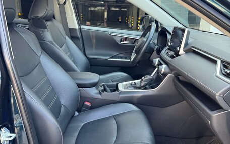 Toyota RAV4, 2020 год, 3 050 000 рублей, 11 фотография
