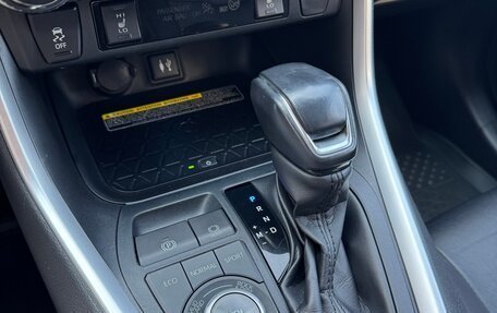 Toyota RAV4, 2020 год, 3 050 000 рублей, 21 фотография