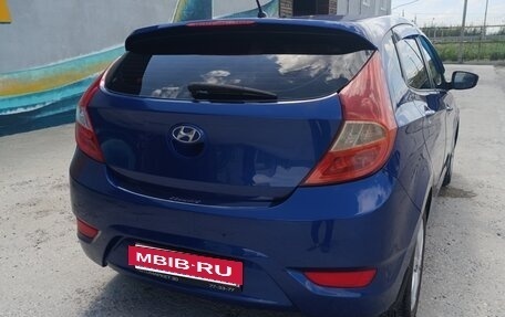Hyundai Solaris II рестайлинг, 2011 год, 799 000 рублей, 13 фотография
