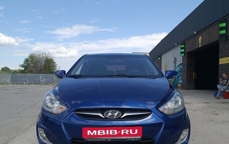 Hyundai Solaris II рестайлинг, 2011 год, 799 000 рублей, 18 фотография