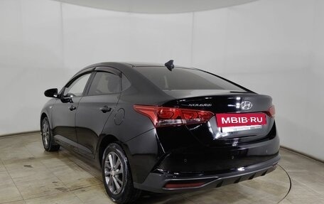 Hyundai Solaris II рестайлинг, 2021 год, 1 670 000 рублей, 5 фотография
