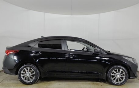 Hyundai Solaris II рестайлинг, 2021 год, 1 670 000 рублей, 8 фотография