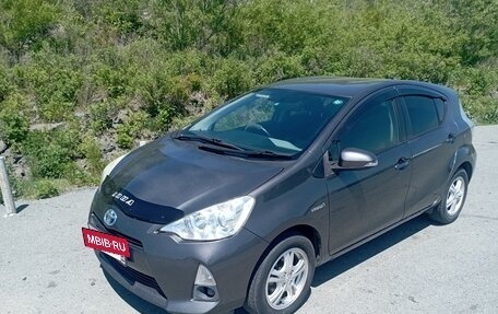 Toyota Aqua I, 2012 год, 625 000 рублей, 2 фотография
