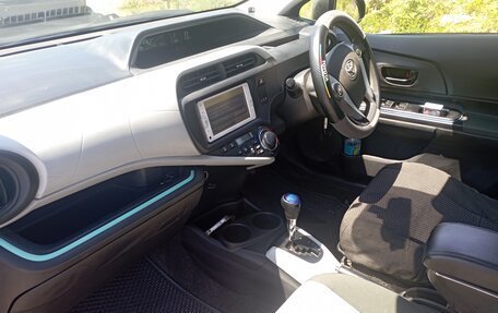 Toyota Aqua I, 2012 год, 625 000 рублей, 7 фотография