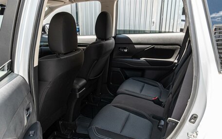 Mitsubishi Outlander III рестайлинг 3, 2021 год, 2 670 000 рублей, 11 фотография