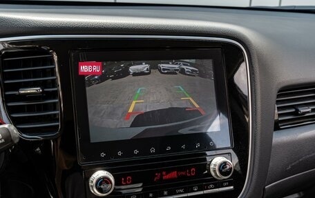 Mitsubishi Outlander III рестайлинг 3, 2021 год, 2 670 000 рублей, 13 фотография