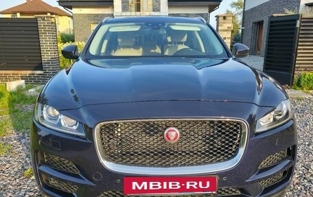 Jaguar F-Pace, 2017 год, 2 050 000 рублей, 4 фотография