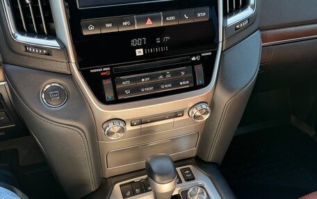 Toyota Land Cruiser 200, 2019 год, 12 000 000 рублей, 8 фотография