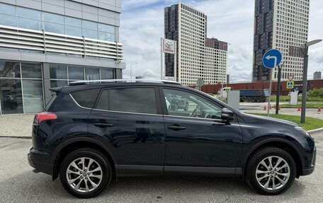 Toyota RAV4, 2018 год, 3 050 000 рублей, 2 фотография