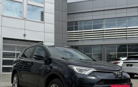 Toyota RAV4, 2018 год, 3 050 000 рублей, 9 фотография