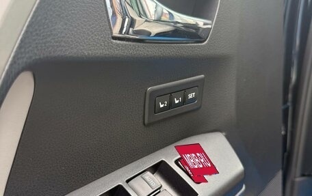 Toyota RAV4, 2018 год, 3 050 000 рублей, 16 фотография