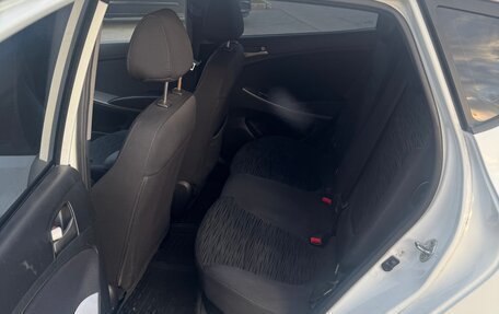 Hyundai Solaris II рестайлинг, 2015 год, 690 000 рублей, 8 фотография