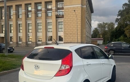 Hyundai Solaris II рестайлинг, 2015 год, 690 000 рублей, 6 фотография
