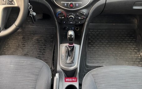Hyundai Solaris II рестайлинг, 2015 год, 690 000 рублей, 11 фотография
