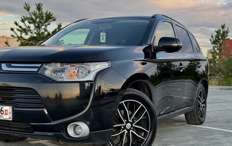 Mitsubishi Outlander III рестайлинг 3, 2013 год, 1 335 000 рублей, 4 фотография