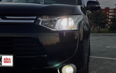 Mitsubishi Outlander III рестайлинг 3, 2013 год, 1 335 000 рублей, 17 фотография