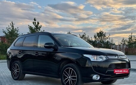Mitsubishi Outlander III рестайлинг 3, 2013 год, 1 335 000 рублей, 11 фотография