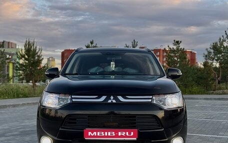 Mitsubishi Outlander III рестайлинг 3, 2013 год, 1 335 000 рублей, 15 фотография