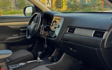 Mitsubishi Outlander III рестайлинг 3, 2013 год, 1 335 000 рублей, 24 фотография
