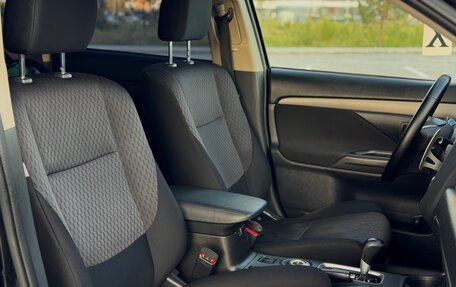Mitsubishi Outlander III рестайлинг 3, 2013 год, 1 335 000 рублей, 25 фотография