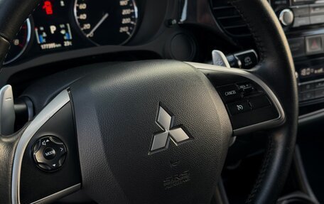 Mitsubishi Outlander III рестайлинг 3, 2013 год, 1 335 000 рублей, 32 фотография