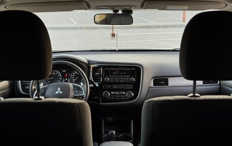 Mitsubishi Outlander III рестайлинг 3, 2013 год, 1 335 000 рублей, 34 фотография
