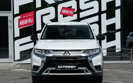 Mitsubishi Outlander III рестайлинг 3, 2019 год, 2 090 000 рублей, 3 фотография