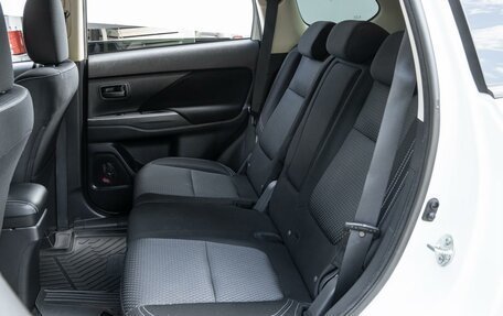 Mitsubishi Outlander III рестайлинг 3, 2019 год, 2 090 000 рублей, 11 фотография