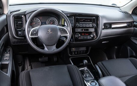 Mitsubishi Outlander III рестайлинг 3, 2019 год, 2 090 000 рублей, 8 фотография