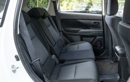Mitsubishi Outlander III рестайлинг 3, 2019 год, 2 090 000 рублей, 9 фотография
