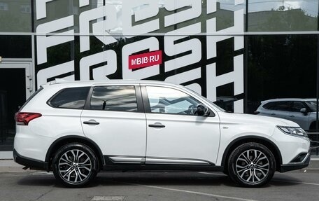 Mitsubishi Outlander III рестайлинг 3, 2019 год, 2 090 000 рублей, 5 фотография