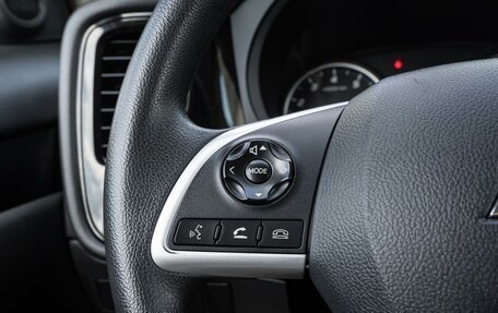 Mitsubishi Outlander III рестайлинг 3, 2019 год, 2 090 000 рублей, 18 фотография
