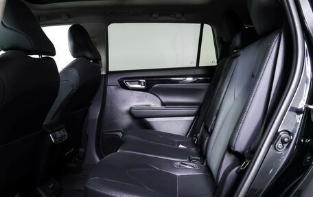 Toyota Highlander, 2023 год, 4 878 000 рублей, 13 фотография
