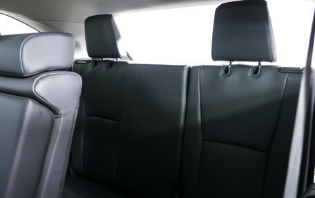 Toyota Highlander, 2023 год, 4 878 000 рублей, 12 фотография