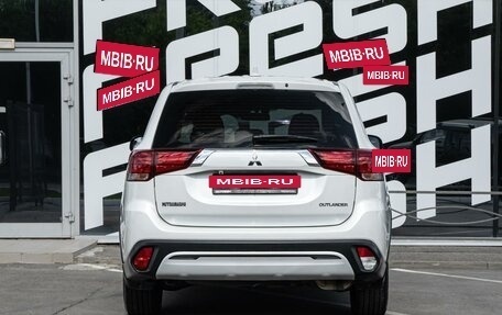Mitsubishi Outlander III рестайлинг 3, 2019 год, 2 090 000 рублей, 4 фотография