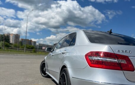 Mercedes-Benz E-Класс, 2012 год, 1 650 000 рублей, 2 фотография