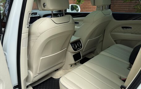 Bentley Bentayga I, 2021 год, 17 000 000 рублей, 14 фотография