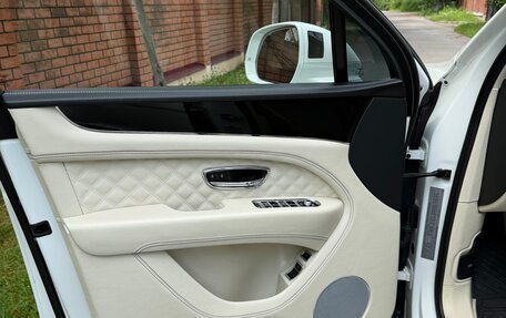 Bentley Bentayga I, 2021 год, 17 000 000 рублей, 13 фотография