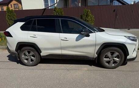 Toyota RAV4, 2022 год, 3 800 000 рублей, 4 фотография